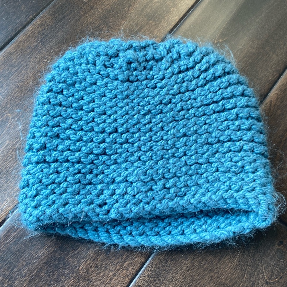 Beautiful blue knit toque